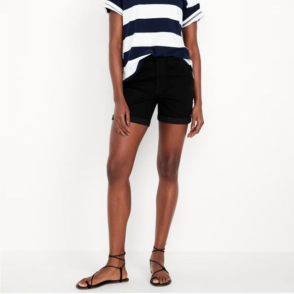 Old Navy Pants - NWT Old Navy High-Waisted Wow Jean Shorts - 5-inch inseam